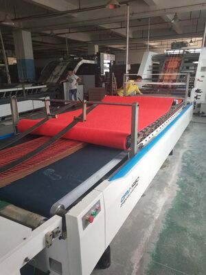 Elektrisch stroomsysteem Automatische fluitlamineermachine ontworpen voor een papierdikte van 150 tot 800 gram en een minimale velgrootte van 400 x 380 mm