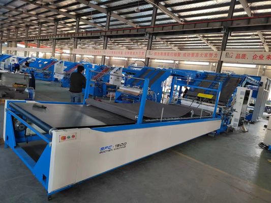 Automatische detectie servocorrectie een -Click aanpassing gegolfde laminaatmachine