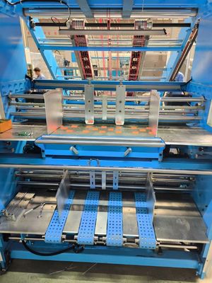 Precise sheet to sheet laminating machine voor gegolfd papier met automatische correctie en hoge snelheid servo control