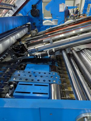 High Speed Sheet To Sheet Laminating Machine voor gegolfd papier met automatische correctie en servo-besturing bij 160m/min