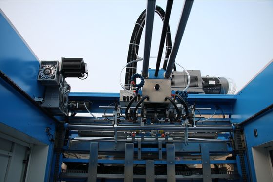 Overlappende voeding en servocontrole Hoog snelheidsfluitlamineermachine voor gebogen gegolfd bord met geavanceerde technologie