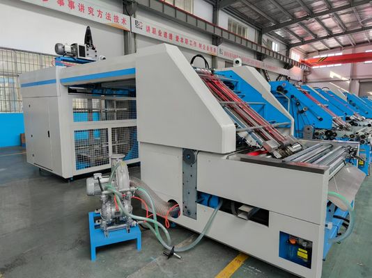 Automatische fluitlamineermachine die is gebouwd om hogesnelheidslamineering van gegolfd karton en litholamineerwerkzaamheden te ondersteunen