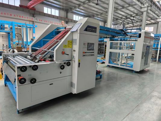 Elektrisch stroomsysteem Automatische fluitlamineermachine ontworpen voor een papierdikte van 150 tot 800 gram en een minimale velgrootte van 400 x 380 mm