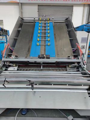 Rol naar blad Bottom Paper Roll Feeding Automatic Flute Litho Laminator Machine Met Flip Flop Stacker Line