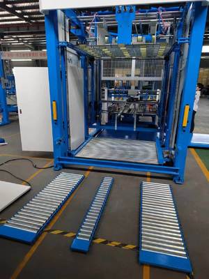 Automatische Flip Flop Stacker Machine Integrating Slow Paper Table And System Components For Flute Laminator Turning And Stacking In Packaging Production Automatische Flip Flop Stacker Machine Integrating Slow Paper Table And System Components For Flute Laminator Turning And Stacking In Packaging Productie
