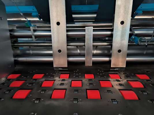 High Speed Flute Laminator Machine zonder voedingsdrukstructuur en digitale lijmcontrole om schade en lijmverspilling te minimaliseren