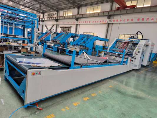 Automatische fluitlamineermachine voor het lamineren van groot volume gegolfd karton en voor de productie van litholamineering