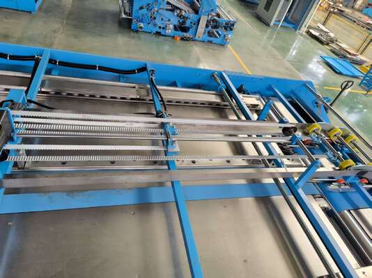 Hoge Snelheid Fluit Laminator Machine Biedt Kartonnen Doos Productie met Verminderd Lijmverbruik en Geen Voer Druksysteem