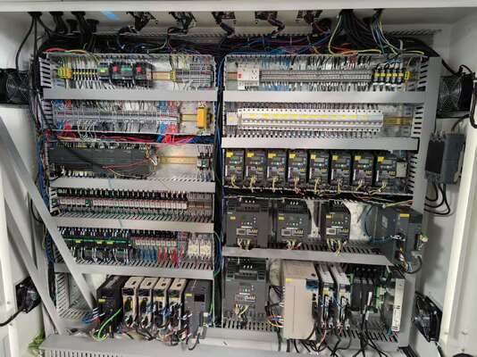 Automatische hogesnelheidsfluitlamineermachine voor het lamineren van gegolfd karton met een snelheid van 200 m/min