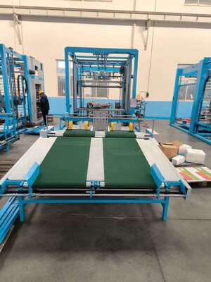 Automatische Flip Flop Stacker Machine Integrating Slow Paper Table And System Components For Flute Laminator Turning And Stacking In Packaging Production Automatische Flip Flop Stacker Machine Integrating Slow Paper Table And System Components For Flute Laminator Turning And Stacking In Packaging Productie