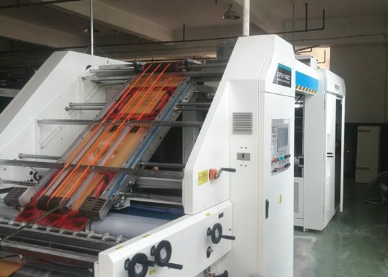 Hoge snelheid 1500mm Fluit het Lamineren Machine om Golfdocument Op te zetten en Golf