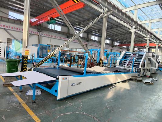 High Speed Sheet To Sheet Laminating Machine voor gegolfd papier met servocontrole en automatische correctie bij 150m/min