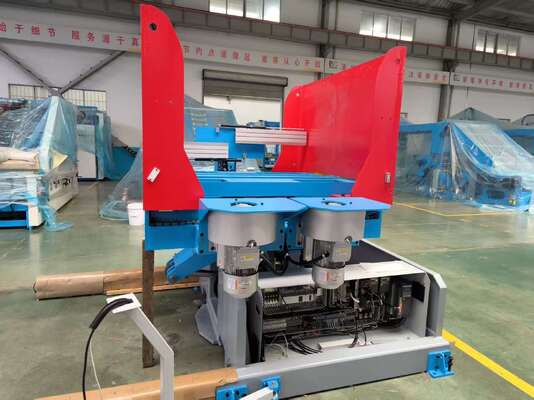 Geavanceerde Pile Turner Machine die de efficiëntie van de verpakkingslijn en het afdrukken verbetert door de functies stofverwijdering en luchtuitlijning te integreren