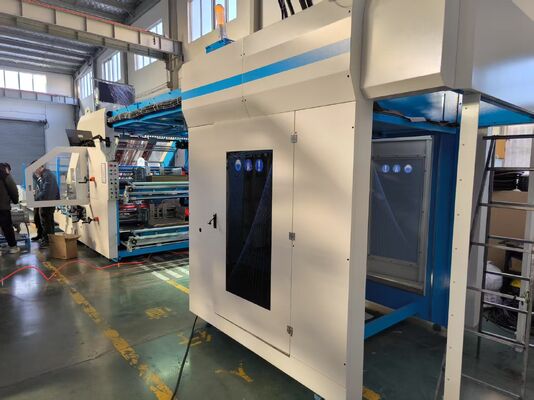 High Speed Sheet To Sheet 5ply Flute Laminating Machine met servo-controle voor het lamineren van Multi Ply gegolfd papier en verschillende laminatietypen