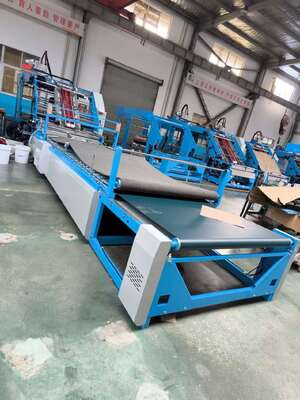 Automatische fluitlamineermachine voor het lamineren van groot volume gegolfd karton en voor de productie van litholamineering